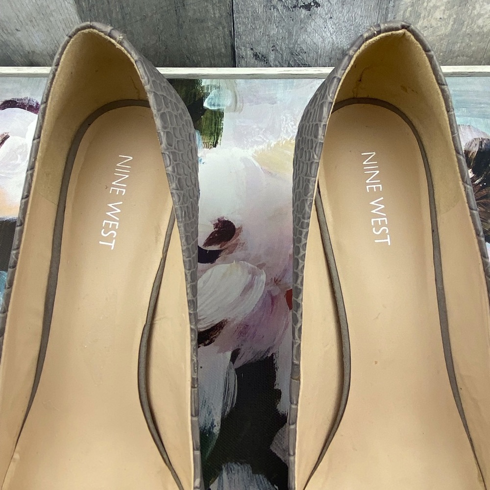 Nine West Eara Gray Faux Croc Print Leather Heels Size 10 - Picture 4 of 12
